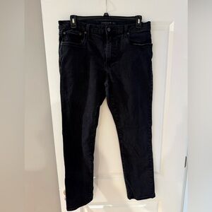 Lucky Brand 223 Straight Leg black jeans 36/34